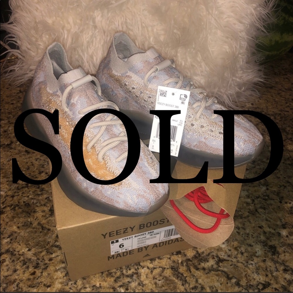 SOLD• Authentic Yeezy Boost 380 Pepper size 6